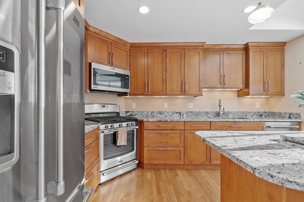 255 North Road, Unit 18 Chelmsford, MA 01824 - Photo 7 of 40