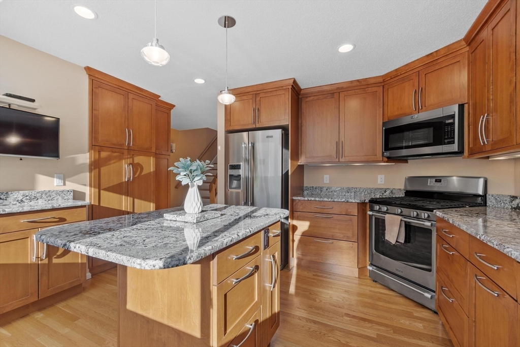 255 North Road, Unit 18 Chelmsford, MA 01824 - Photo 8 of 40