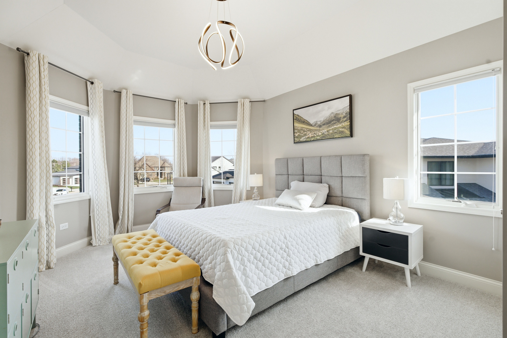 28 Pinnacle Court Naperville, IL 60565 - Photo 21 of 40 a bedroom with a bed a table and chair