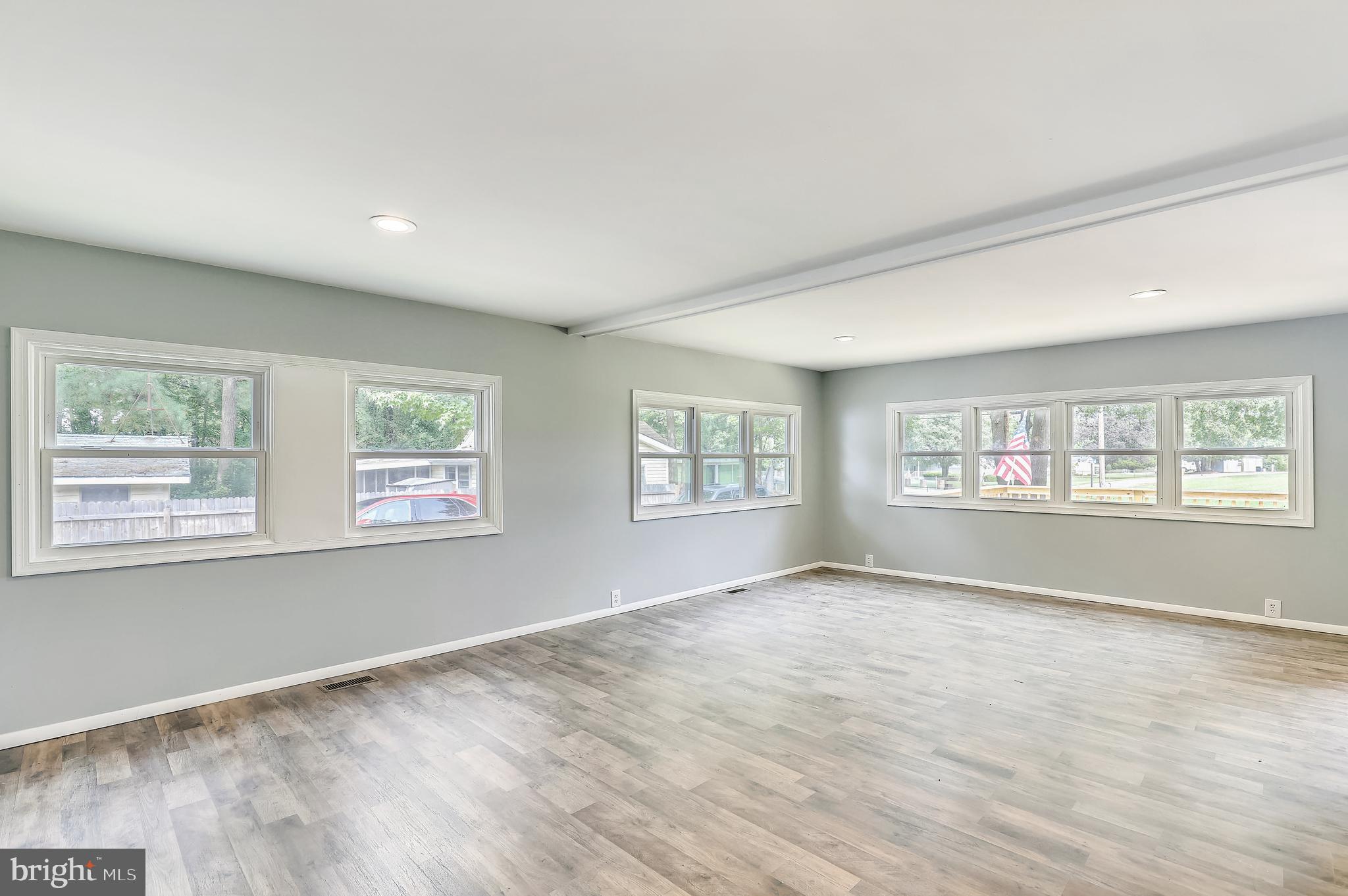 20620 Colton Point Road Coltons Point, MD 20626 - Photo 10 of 34 Large family room/sunroom.