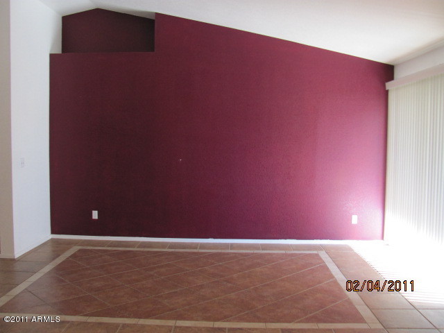8415 West Almeria Road Phoenix, AZ 85037 - Photo 6 of 18 LIVING ROOM
