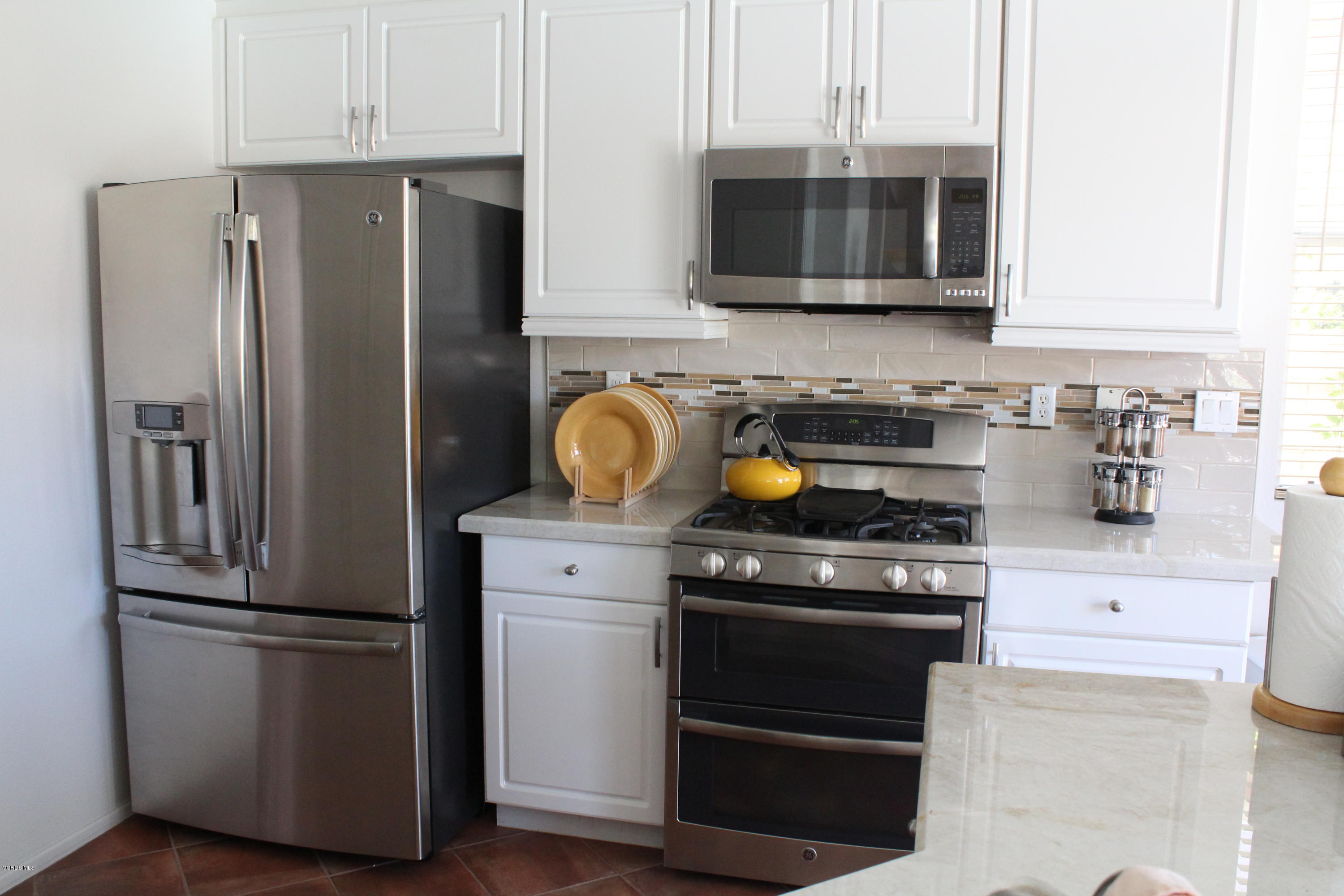6159 Maple Court Simi Valley, CA 93063 - Photo 16 of 41 Kitchen (2)