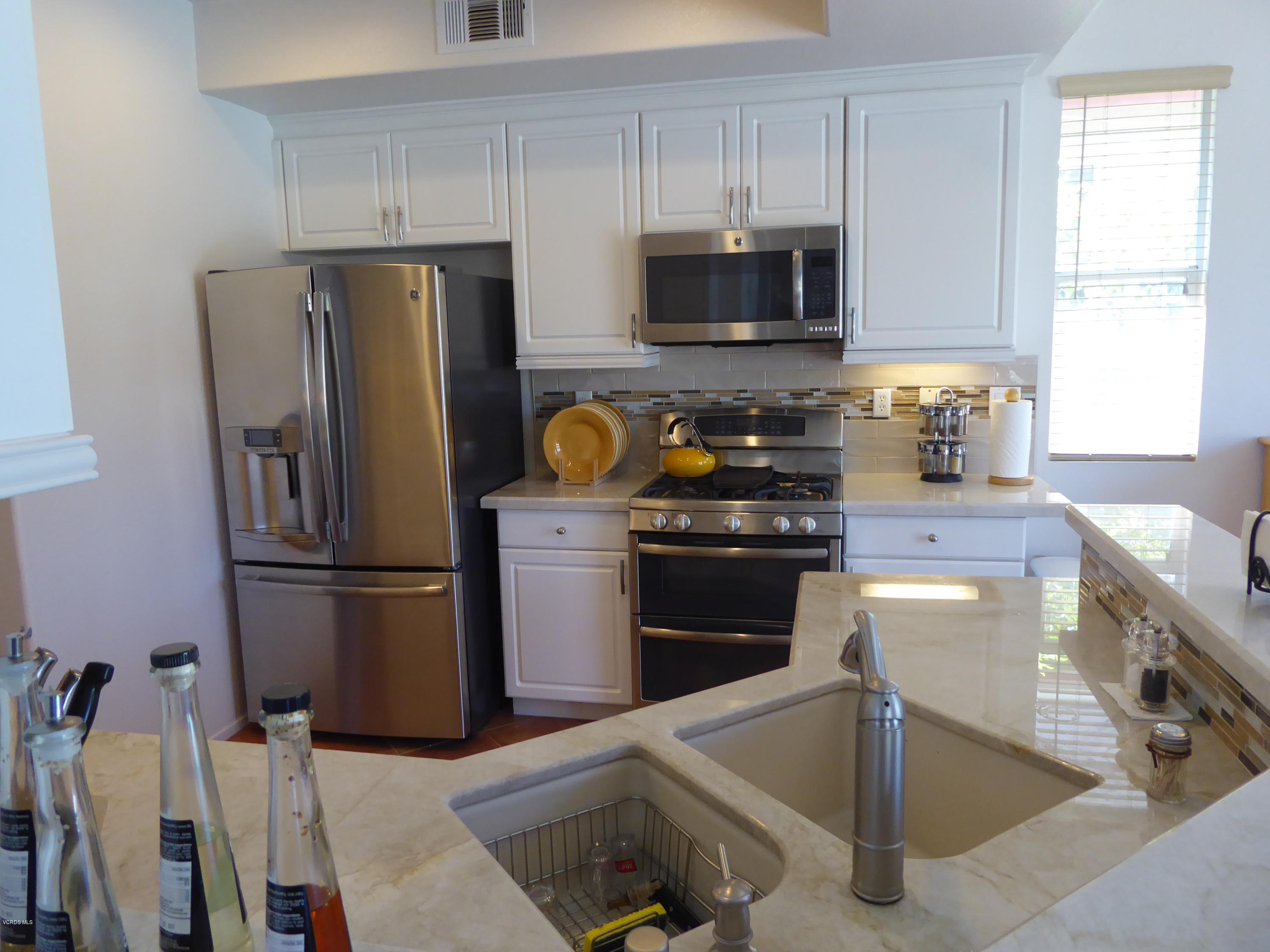 6159 Maple Court Simi Valley, CA 93063 - Photo 18 of 41 Kitchen (5)