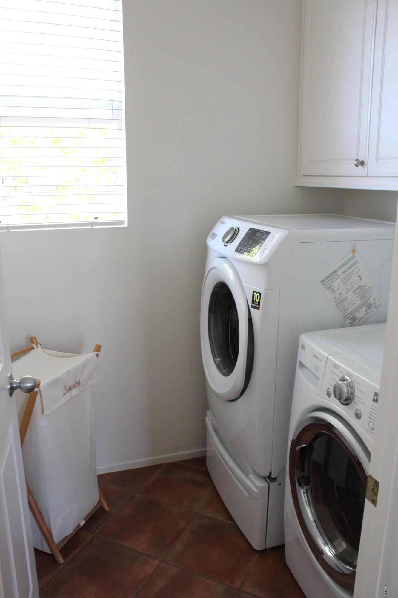 6159 Maple Court Simi Valley, CA 93063 - Photo 20 of 41 Laundry Room