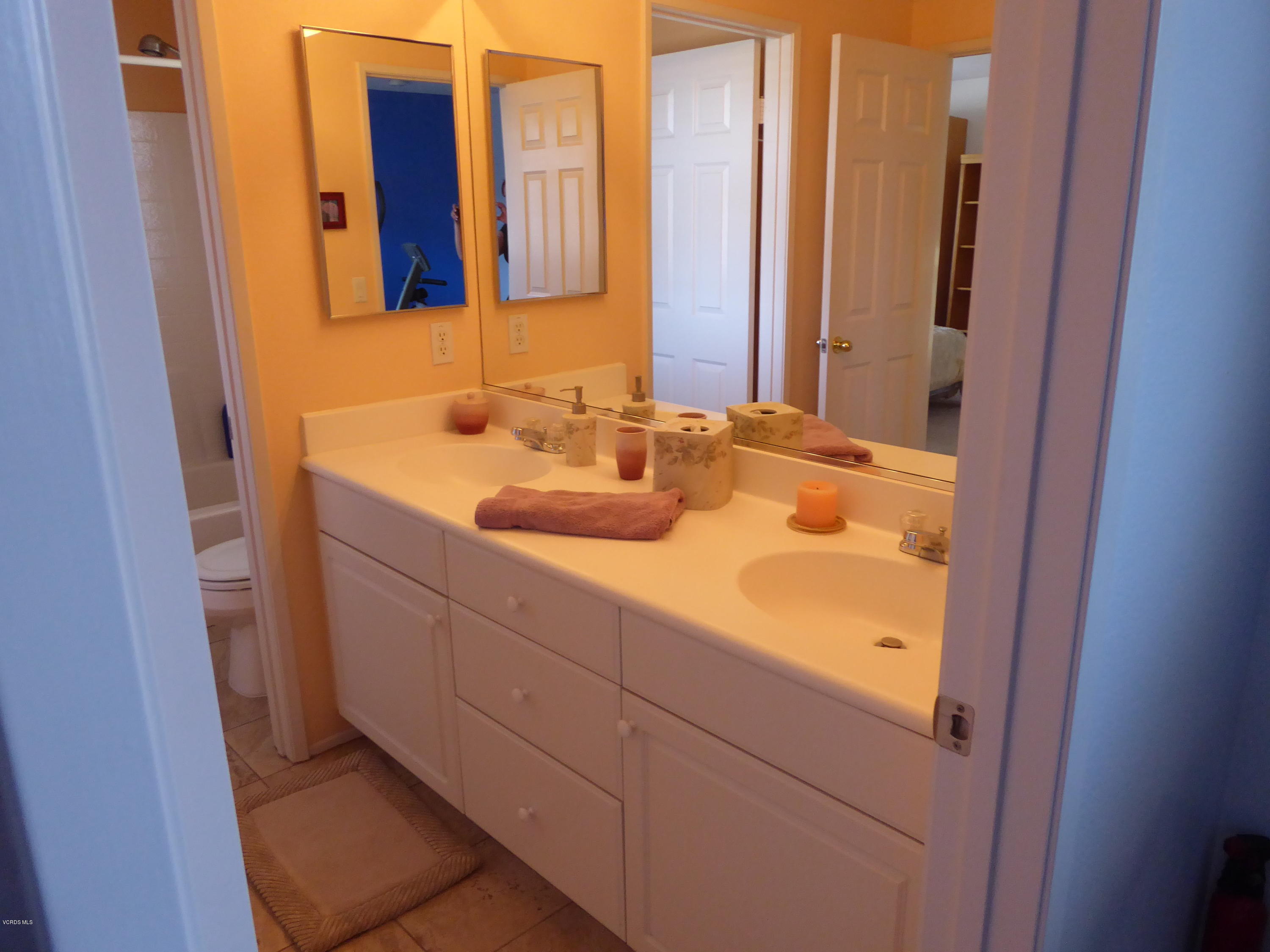 6159 Maple Court Simi Valley, CA 93063 - Photo 27 of 41 Guest Bath (1)