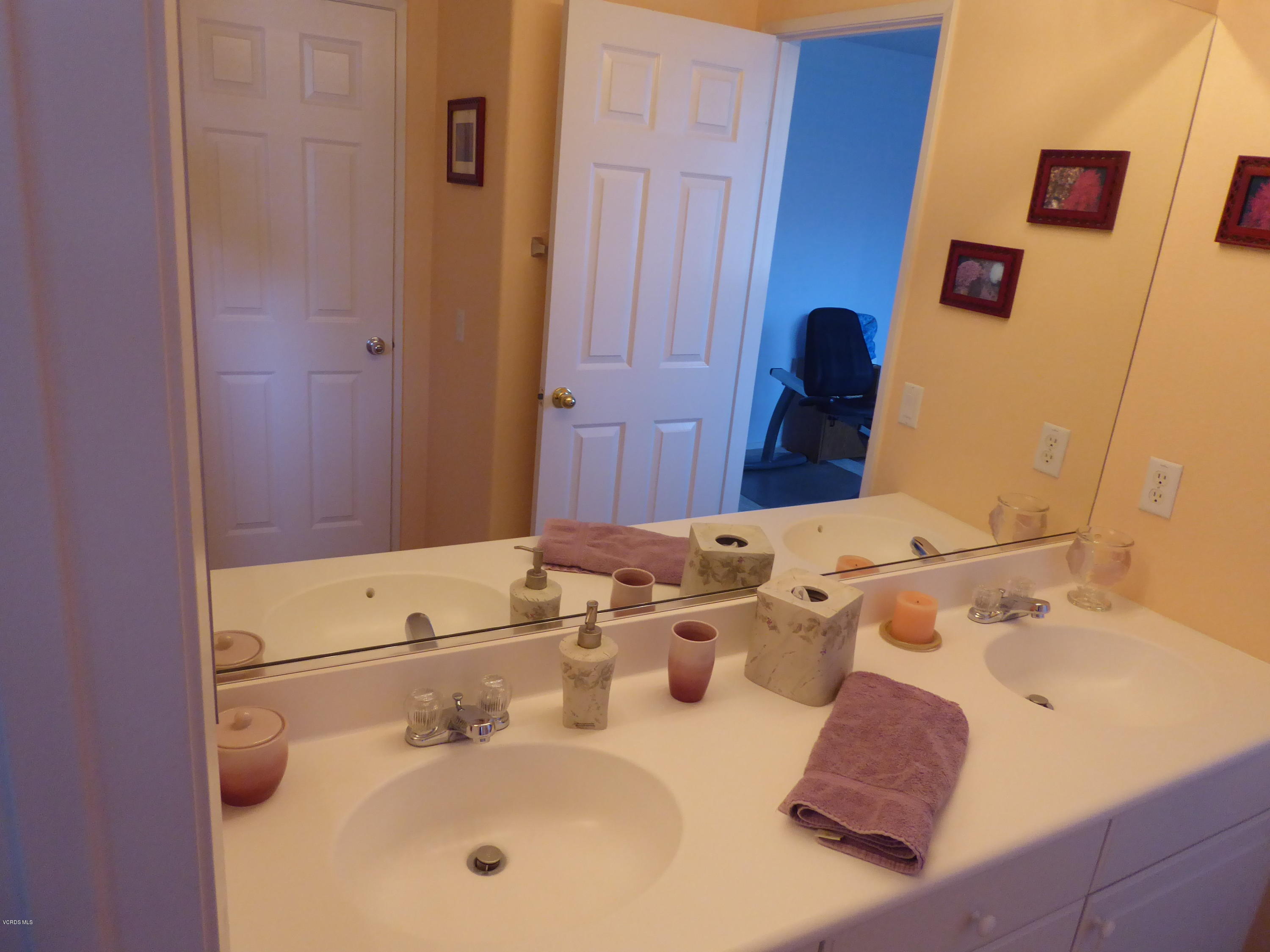 6159 Maple Court Simi Valley, CA 93063 - Photo 28 of 41 Guest Bath (2)