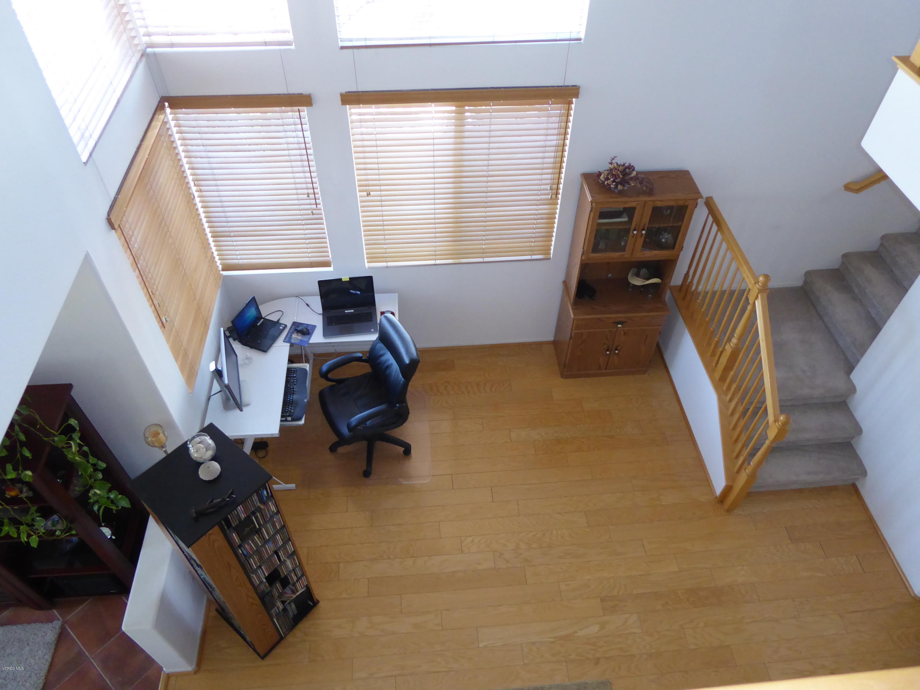 6159 Maple Court Simi Valley, CA 93063 - Photo 5 of 41 Living Room