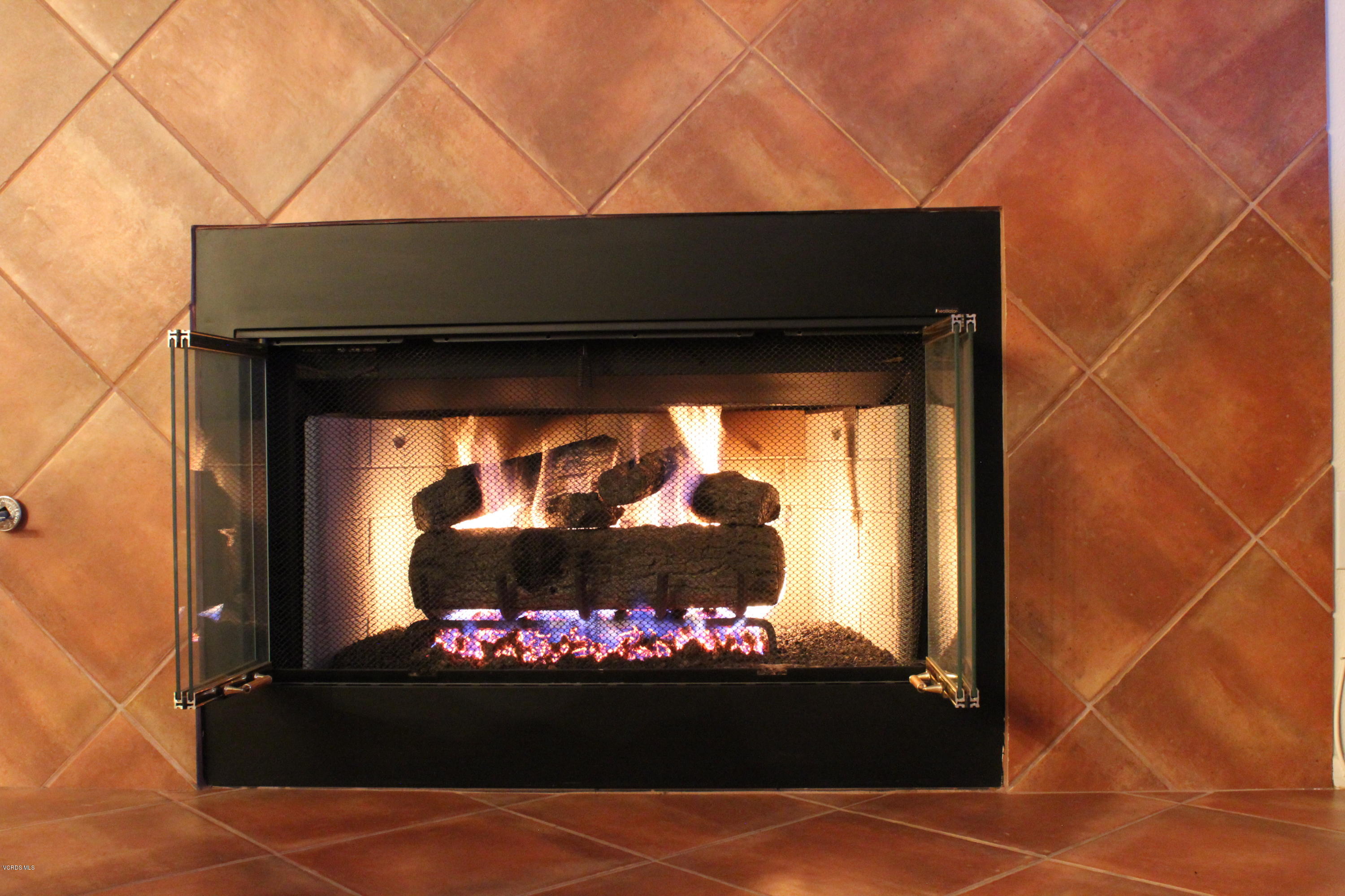 6159 Maple Court Simi Valley, CA 93063 - Photo 10 of 41 Fireplace