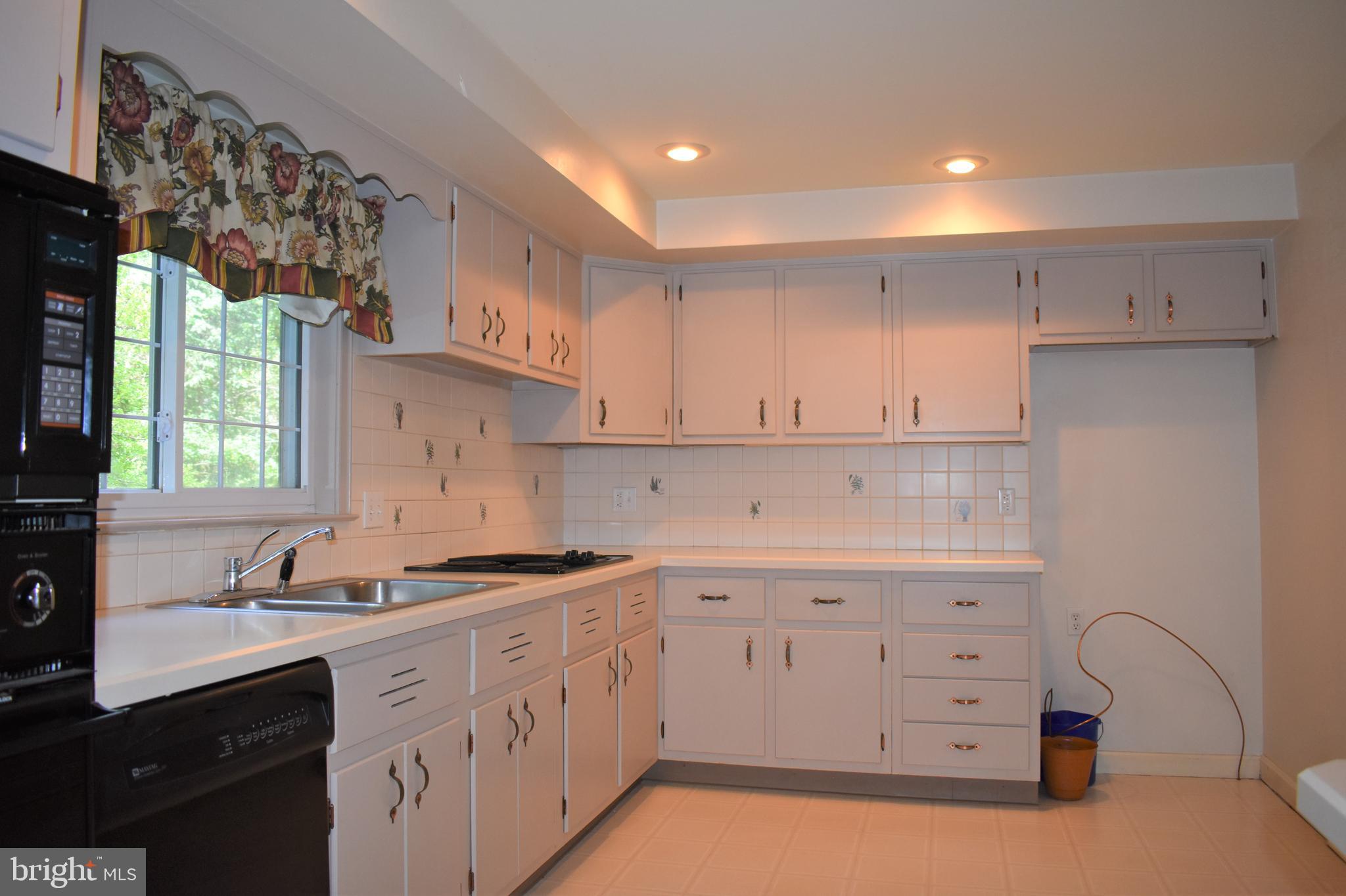 3227 Sawmill Road Newtown Square, PA 19073 - Photo 9 of 21