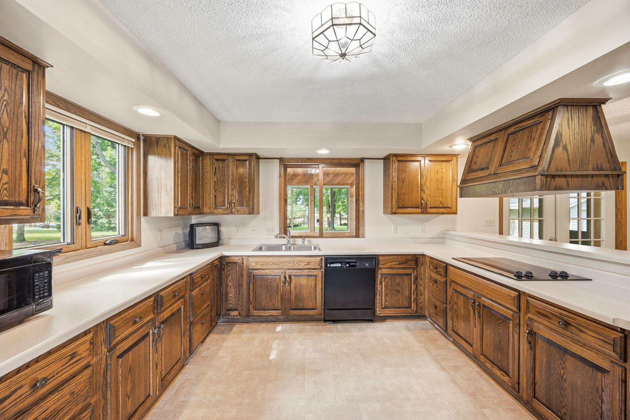 522 Shady Ridge Road Northwest Hutchinson, MN 55350 - Photo 6 of 35 Gallery Image 6