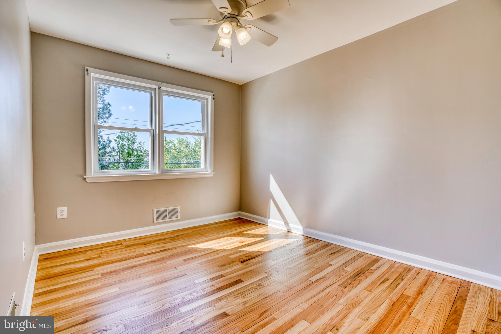 7237 Conley Street Baltimore, MD 21224 - Photo 23 of 34 Bedroom 2