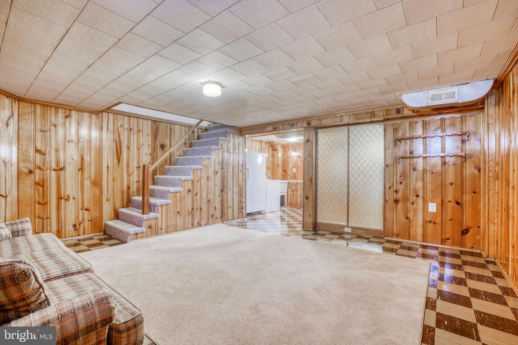 7237 Conley Street Baltimore, MD 21224 - Photo 28 of 34 Basement living room