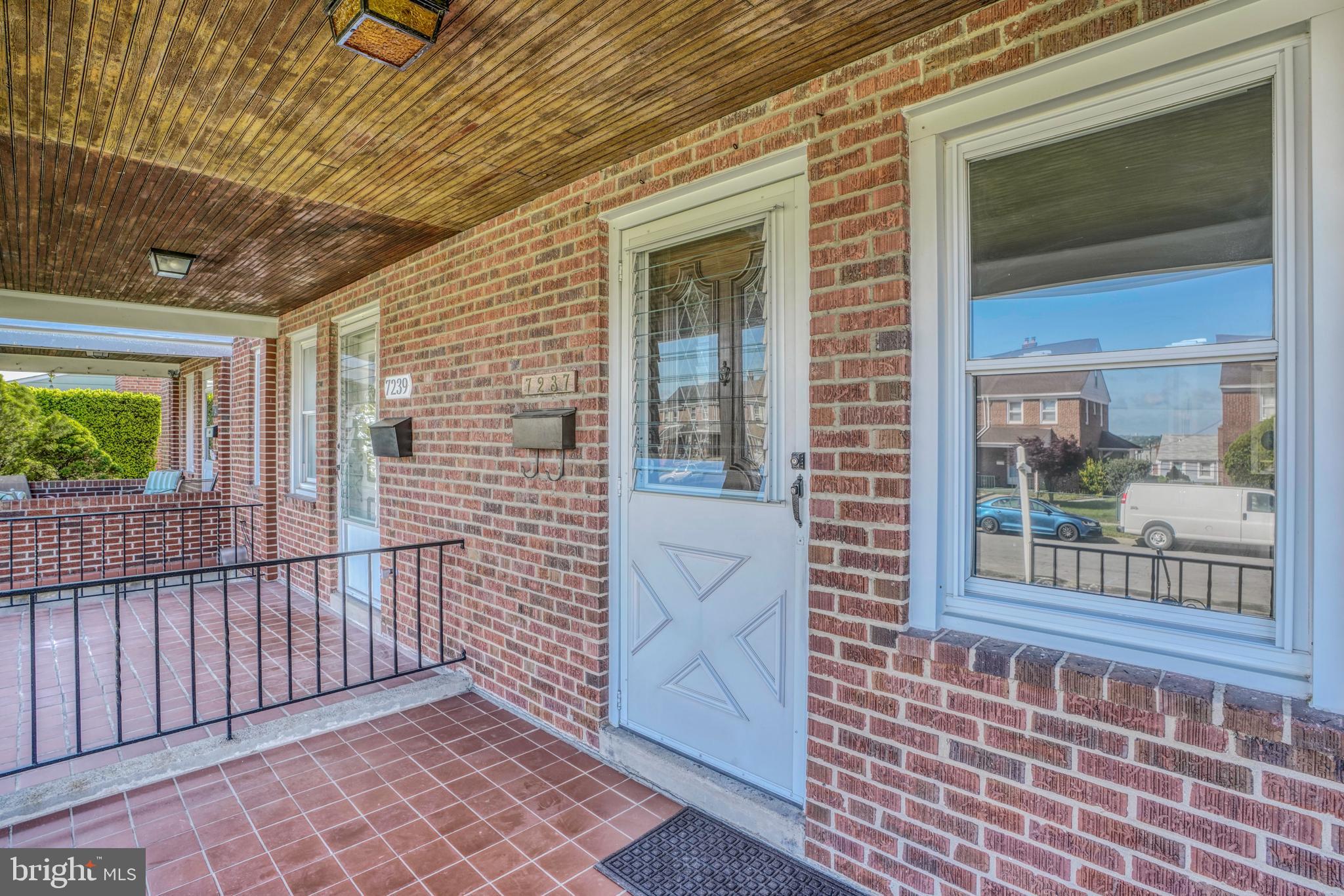 7237 Conley Street Baltimore, MD 21224 - Photo 4 of 34 Front porch