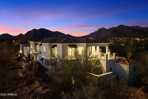 $10,000,000 | 10244 East Hualapai Drive, Scottsdale, AZ 85255
