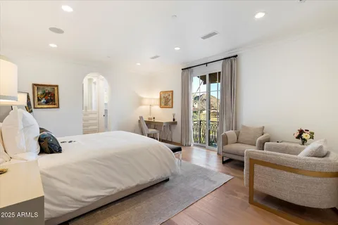 $10,000,000 | 10244 East Hualapai Drive, Scottsdale, AZ 85255