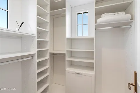 $10,500,000 | 10244 East Hualapai Drive, Scottsdale, AZ 85255