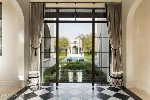 $10,500,000 | 10244 East Hualapai Drive, Scottsdale, AZ 85255