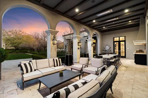 $10,000,000 | 10244 East Hualapai Drive, Scottsdale, AZ 85255