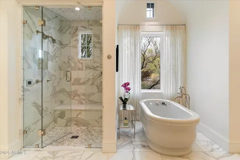 $10,000,000 | 10244 East Hualapai Drive, Scottsdale, AZ 85255