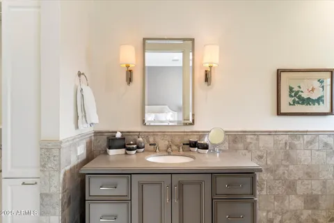 $11,500,000 | 10244 East Hualapai Drive, Scottsdale, AZ 85255