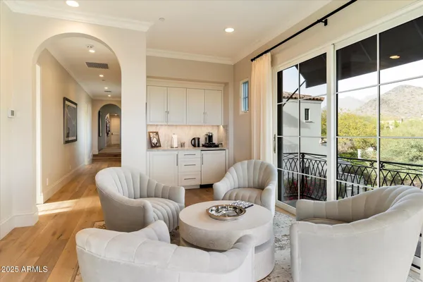 $10,000,000 | 10244 East Hualapai Drive, Scottsdale, AZ 85255