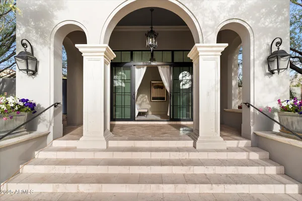 $10,000,000 | 10244 East Hualapai Drive, Scottsdale, AZ 85255