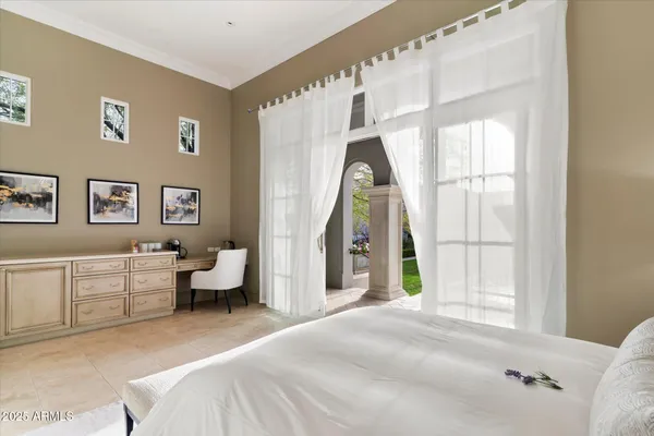 $10,000,000 | 10244 East Hualapai Drive, Scottsdale, AZ 85255