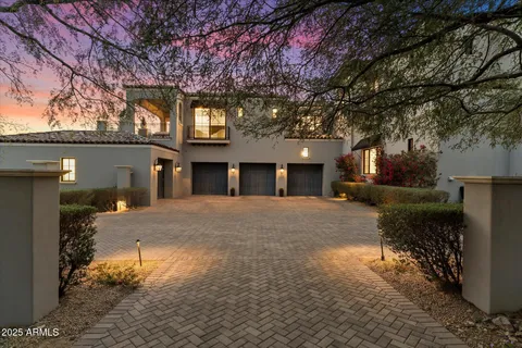 $10,000,000 | 10244 East Hualapai Drive, Scottsdale, AZ 85255