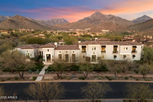$10,000,000 | 10244 East Hualapai Drive, Scottsdale, AZ 85255