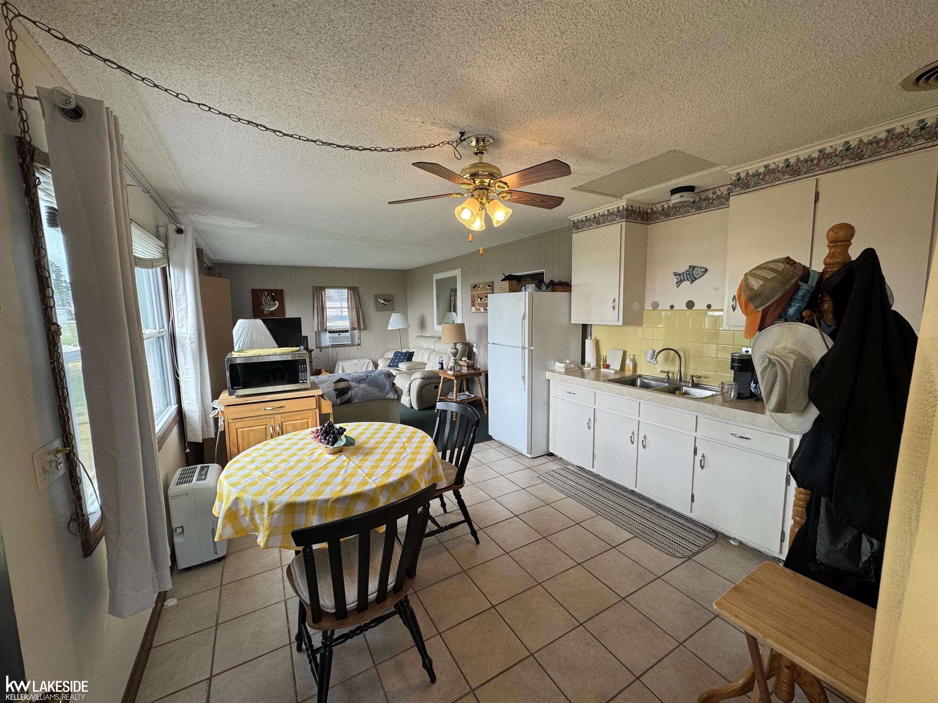 6024 Port Austin Road, Unit 4 Caseville, MI 48725 - Photo 2 of 20