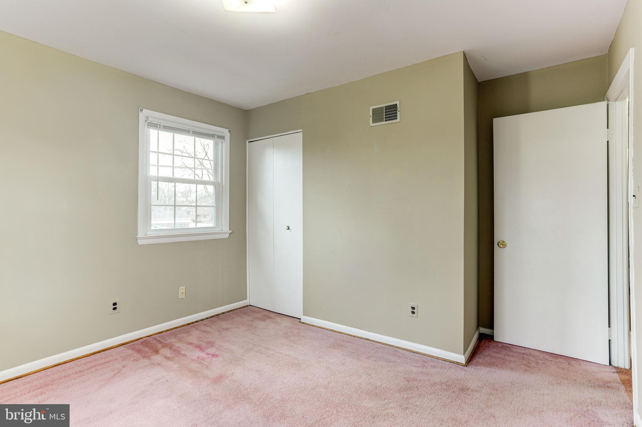 13114 Fernedge Road Silver Spring, MD 20906 - Photo 17 of 37 Bedroom