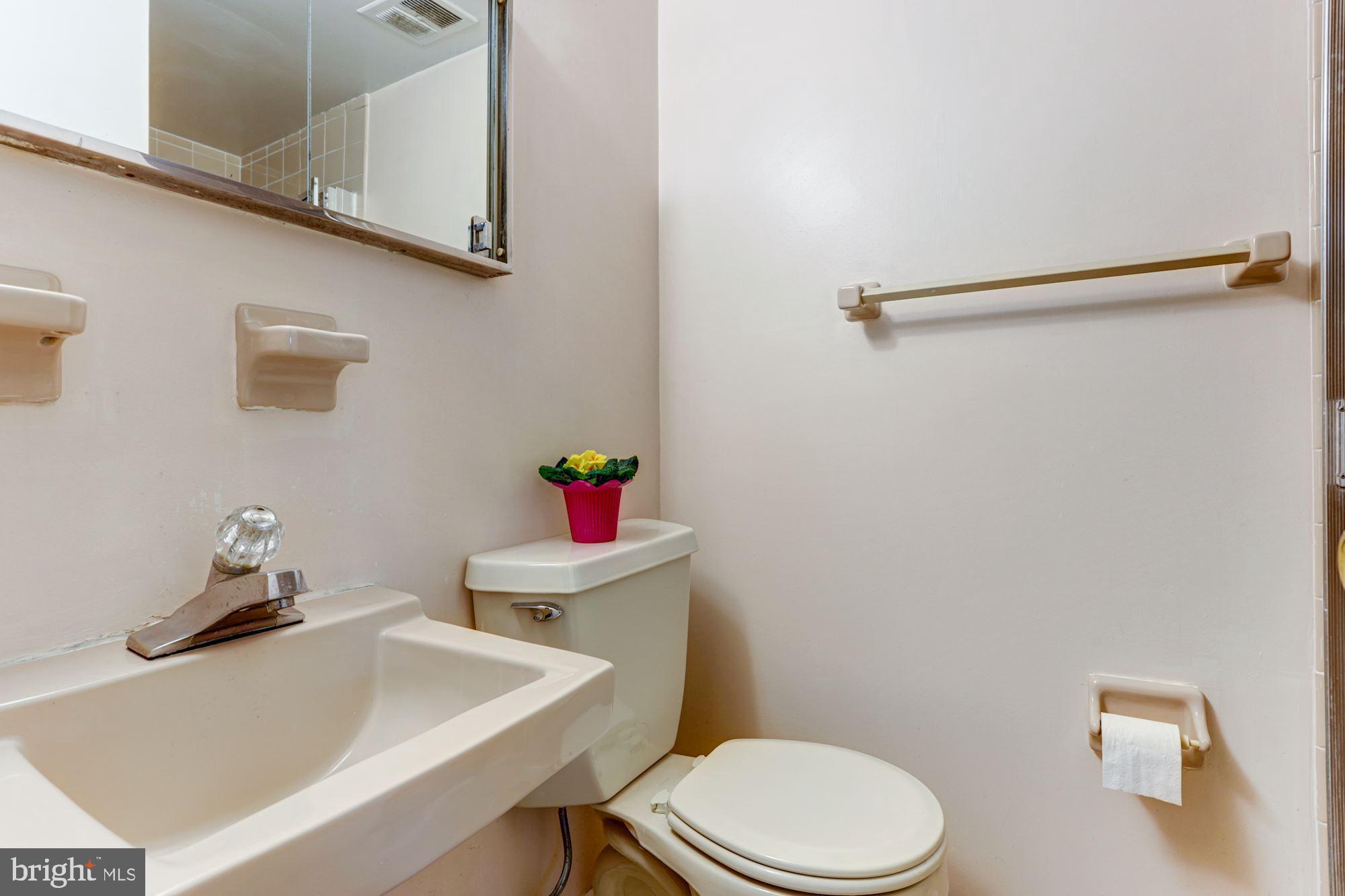 13114 Fernedge Road Silver Spring, MD 20906 - Photo 30 of 37 Full Bath