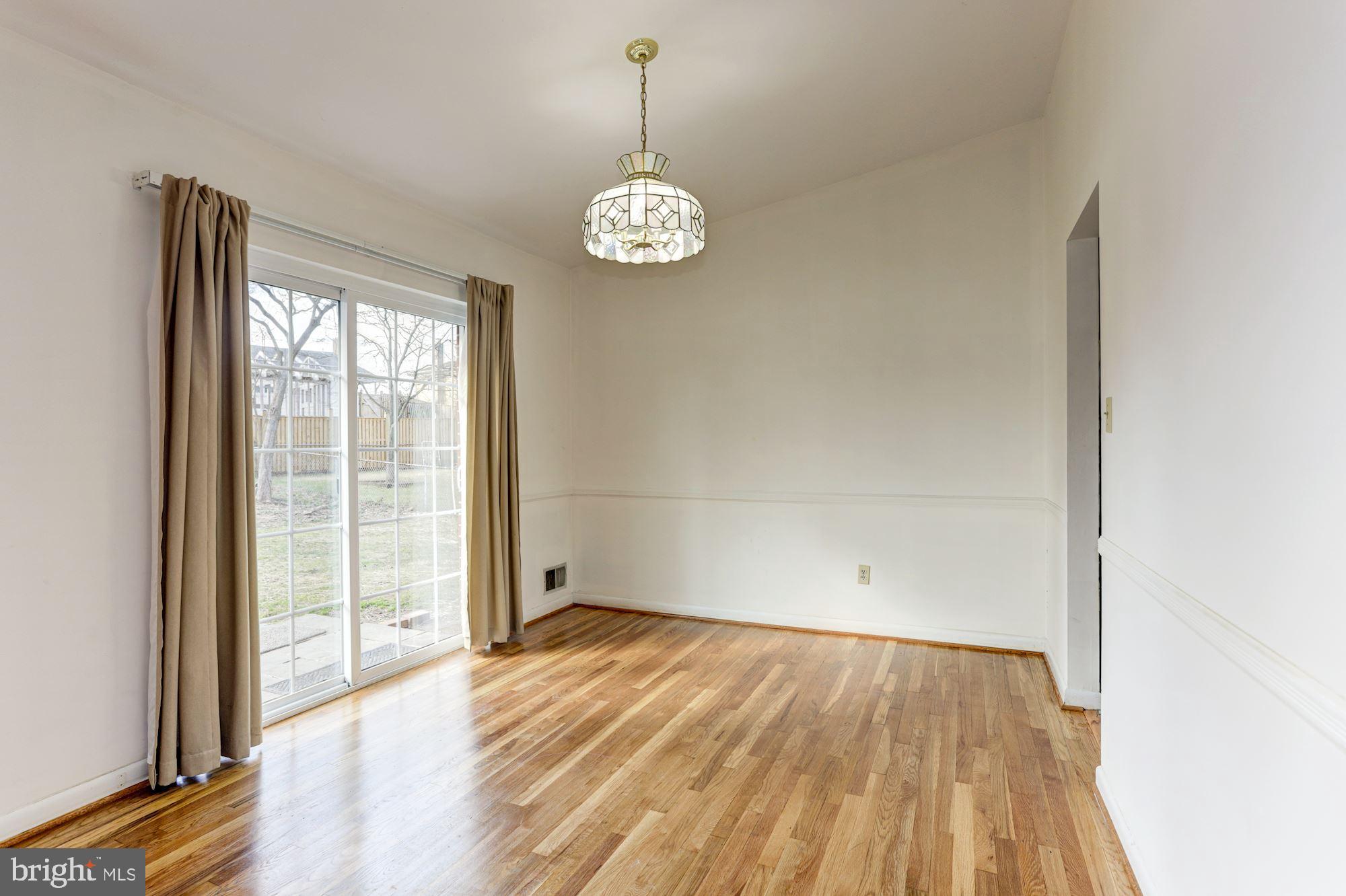 13114 Fernedge Road Silver Spring, MD 20906 - Photo 5 of 37 Dining Room