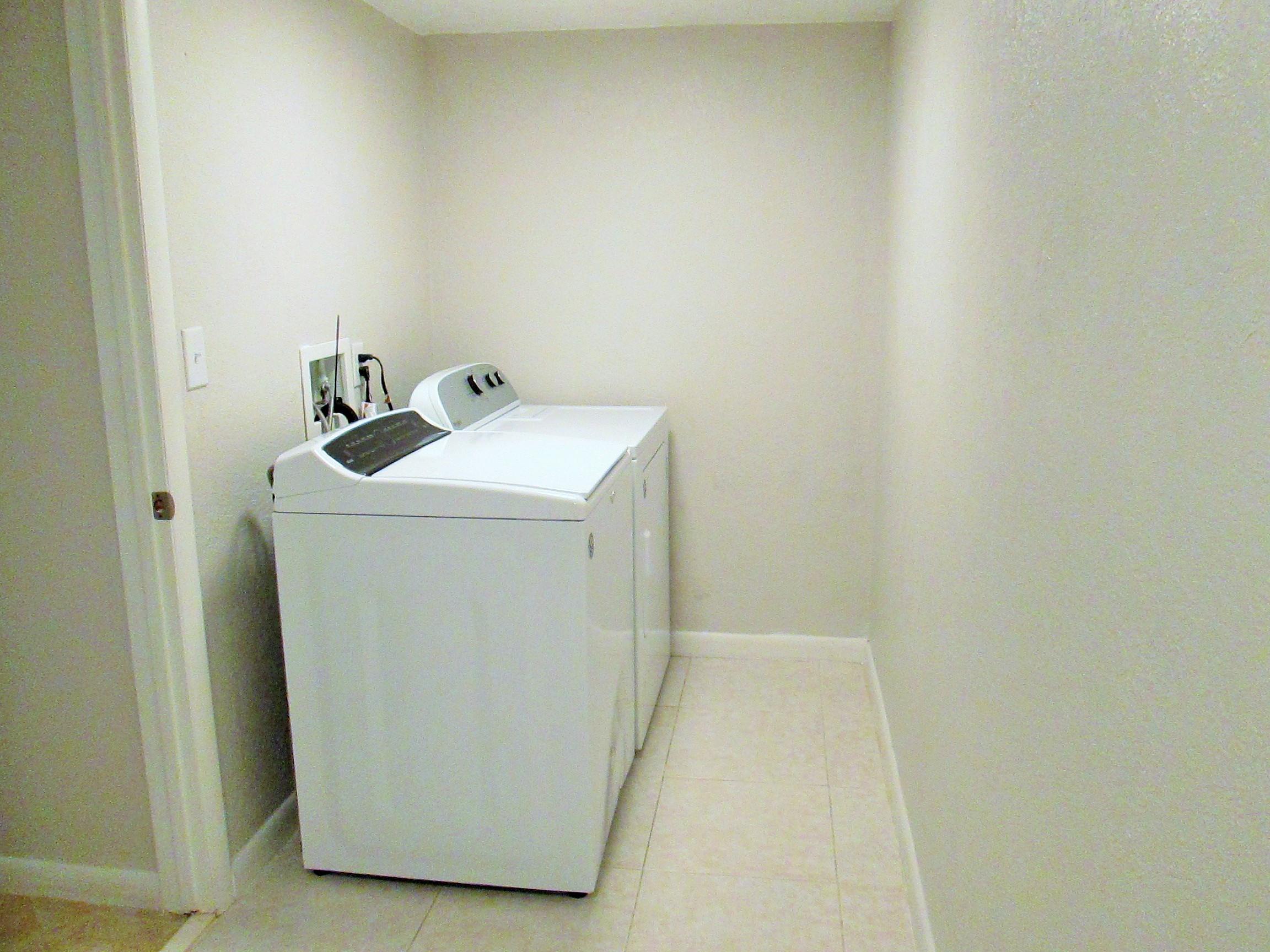 4620 Cherry Road West Palm Beach, FL 33417 - Photo 11 of 28 IMG_2948