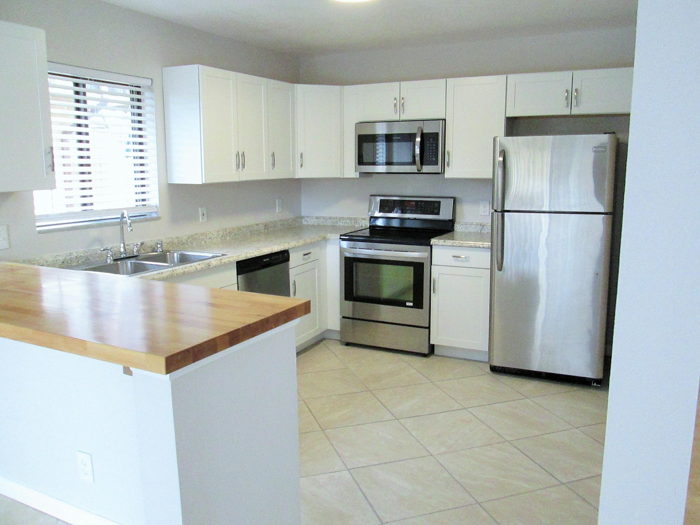 4620 Cherry Road West Palm Beach, FL 33417 - Photo 5 of 28 IMG_2951