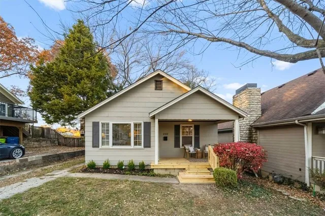 $289,000 | 1908 West 47th Terrace, Westwood, KS 66205