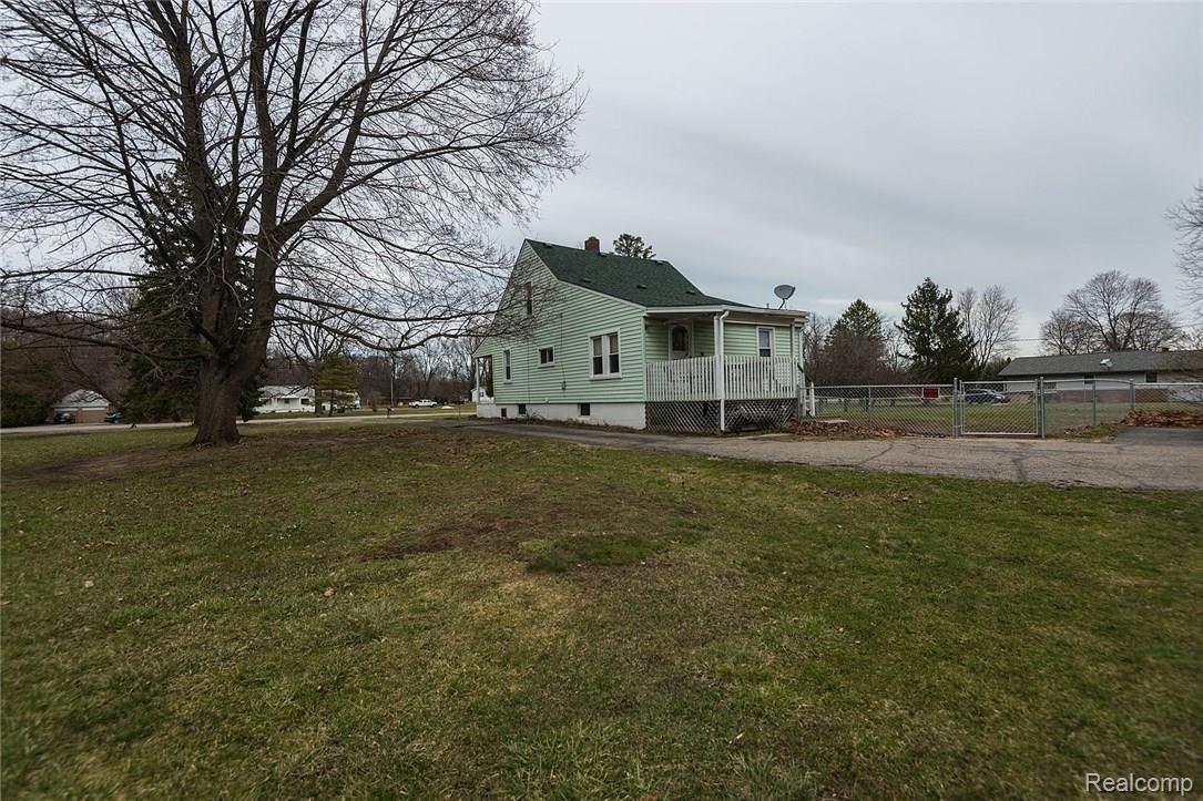 30349 King Road Romulus, MI 48174 - Photo 5 of 31 4_23.jpg