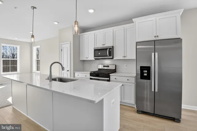 $460,000 | 7855 Presidential Parkway, Upper Marlboro, MD 20774