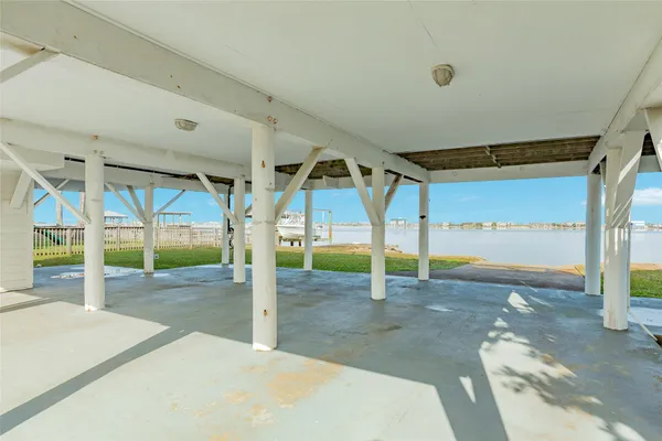 a view of a garage