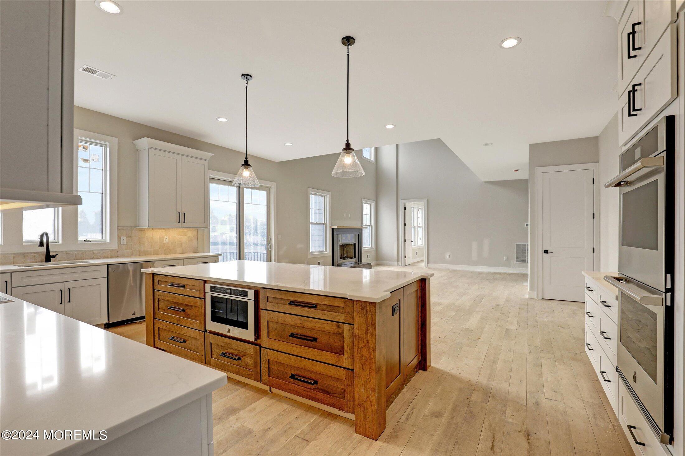60 Middletown Road Holmdel, NJ 07733 - Photo 41 of 67 14-Kitchen
