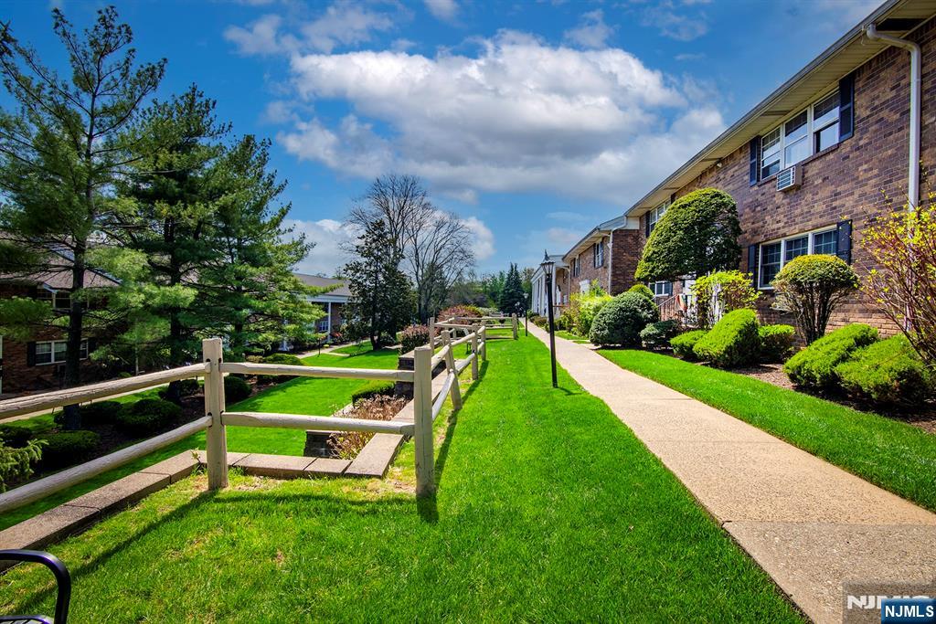 30 East Maple Street Teaneck, NJ 07666 - Photo 2 of 9