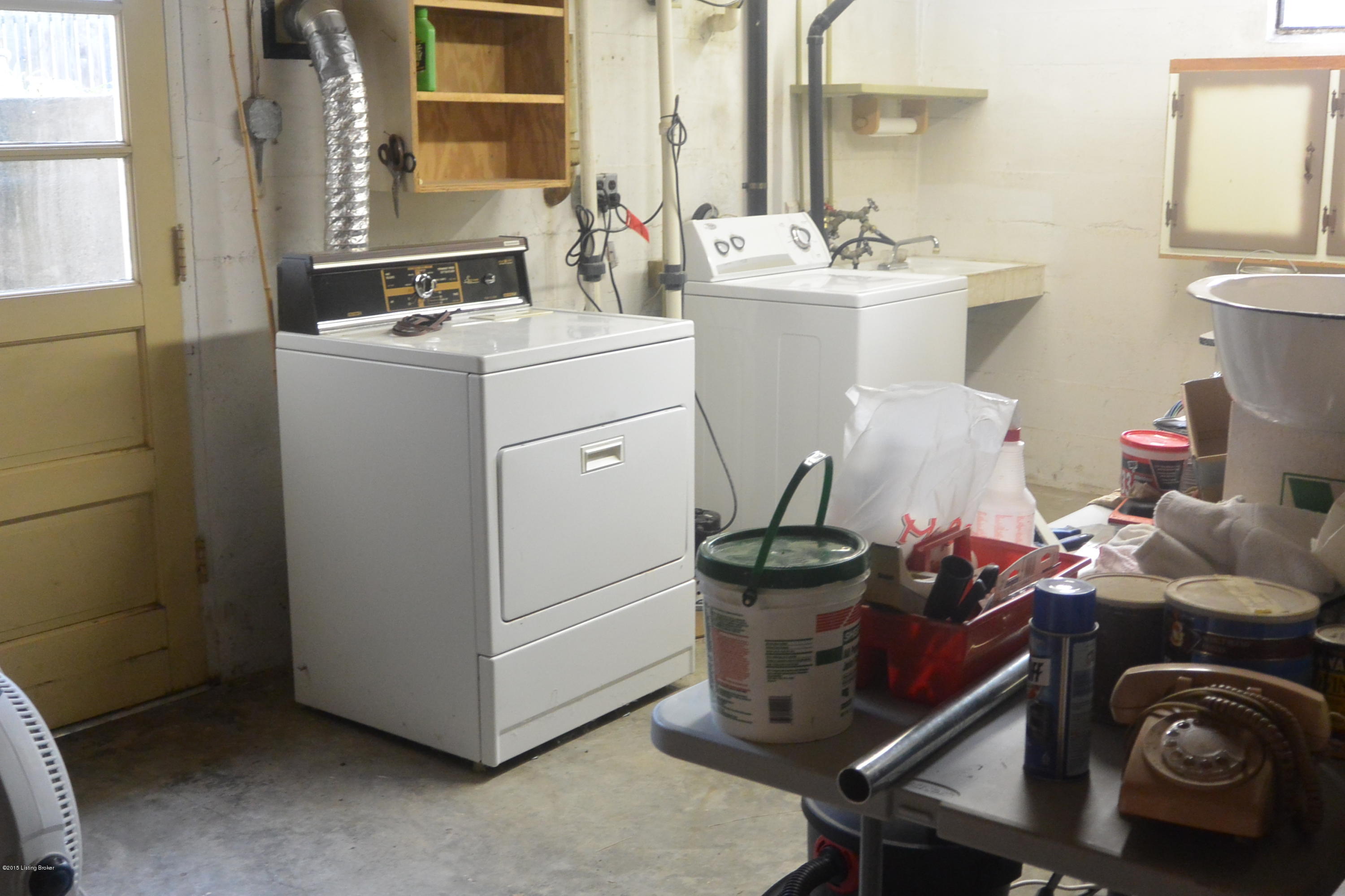 5314 Layne Road Louisville, KY 40219 - Photo 25 of 36 WASHER & DRYER CAN STAY