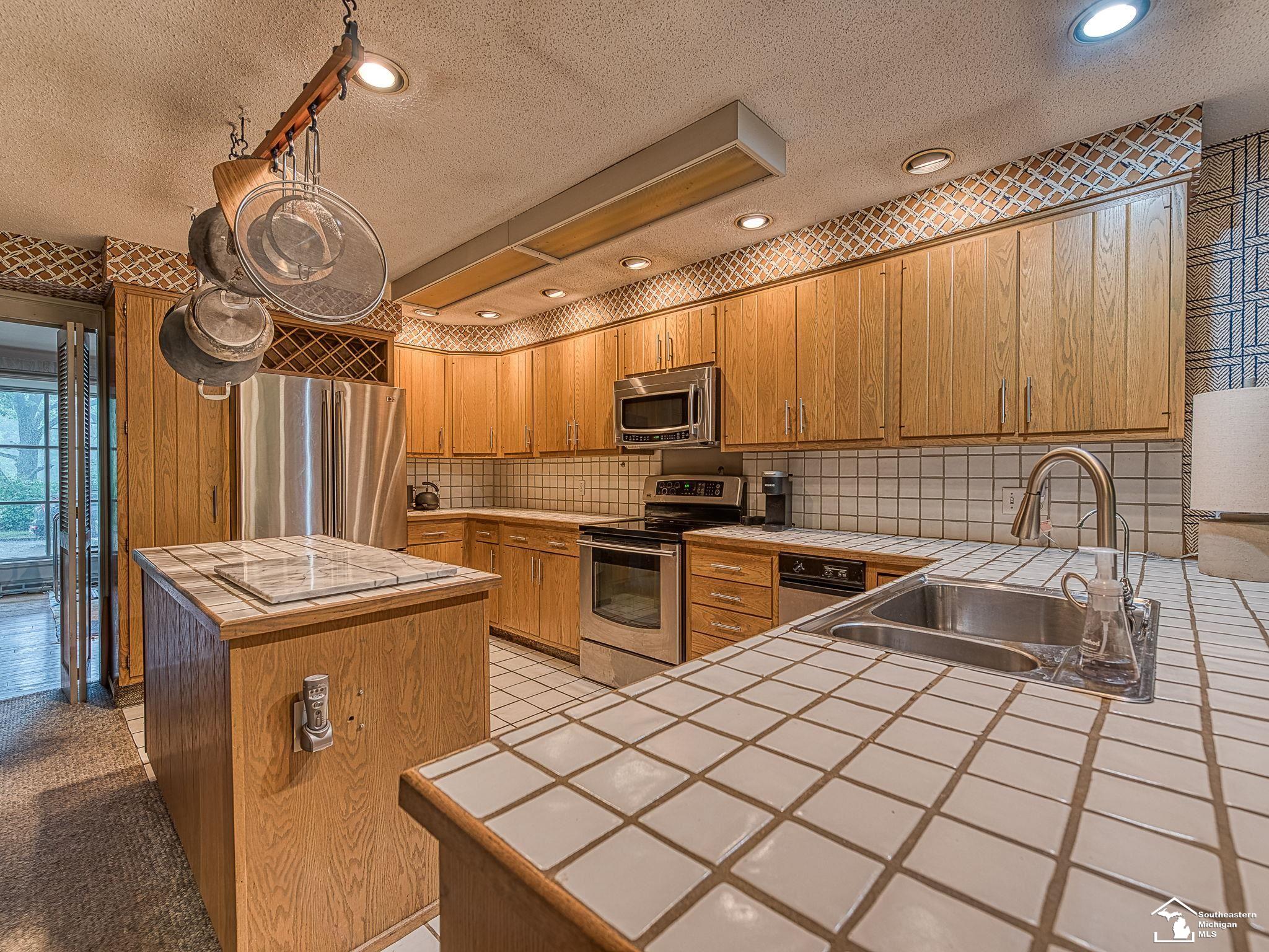 4030 Section Road Lambertville, MI 48144 - Photo 6 of 51 50144191-341cacff-8dec-4901-9e06-cedd87e38b9f.JPG