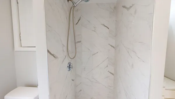 a picture of a bathroom