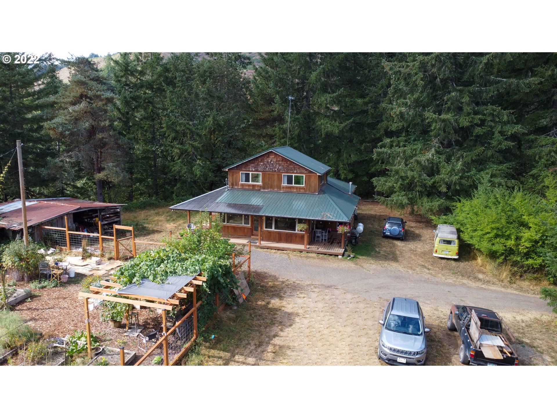2763 Upper Smith River Road Drain, OR 97435 - Photo 4 of 24 Gallery Image 4