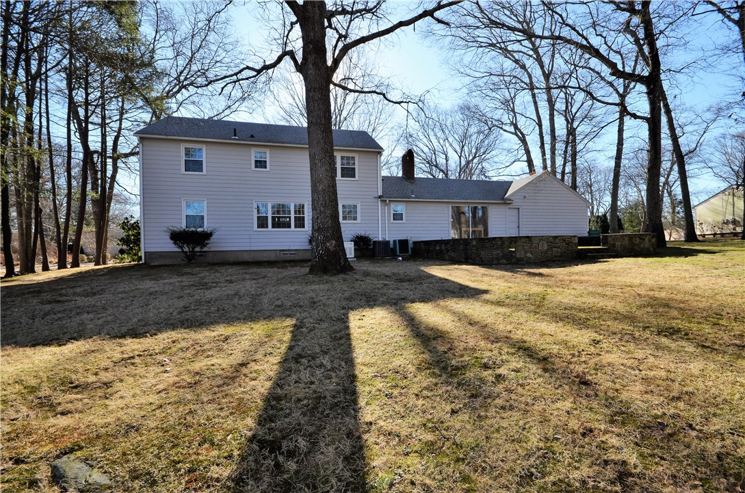 280 South Cobble Hill Road Warwick, RI 02886 - Photo 4 of 38 Gallery Image 4