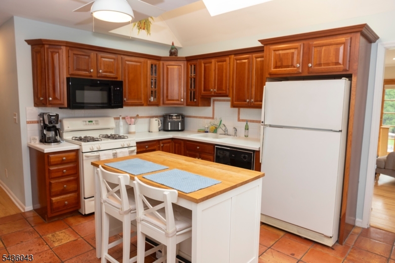 13 Sunset Drive Clark, NJ 07066 - Photo 8 of 27