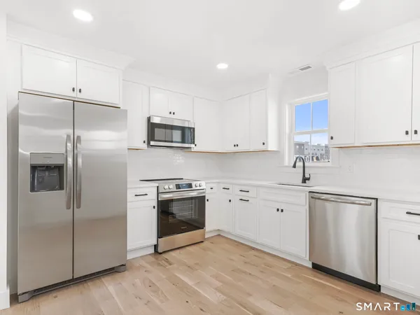 $2,575 | 325 Coram Avenue, Unit C, Shelton, CT 06484