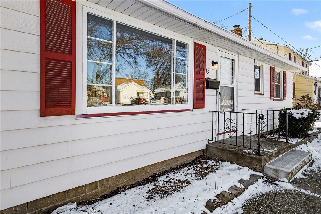45 Studley Street Rochester, NY 14616 - Photo 3 of 25 Front entry - 2 additional entrances for maximum p