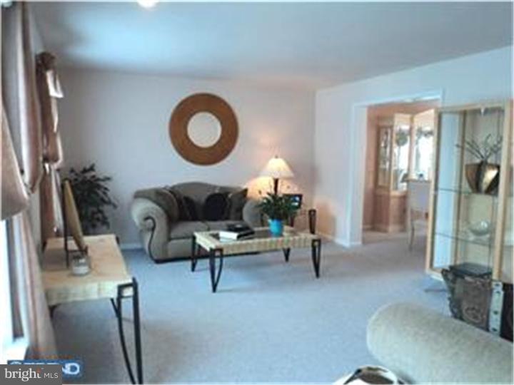 1170 Church Road Springfield, PA 19064 - Photo 2 of 12 Living Room